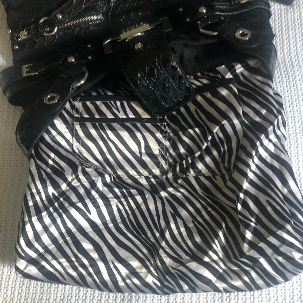 Guess Bag - Picture 5 of 10